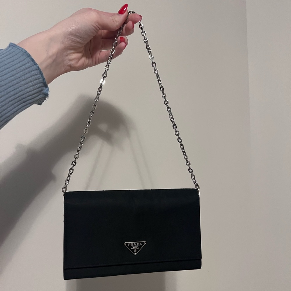 Prada Wallet on Chain